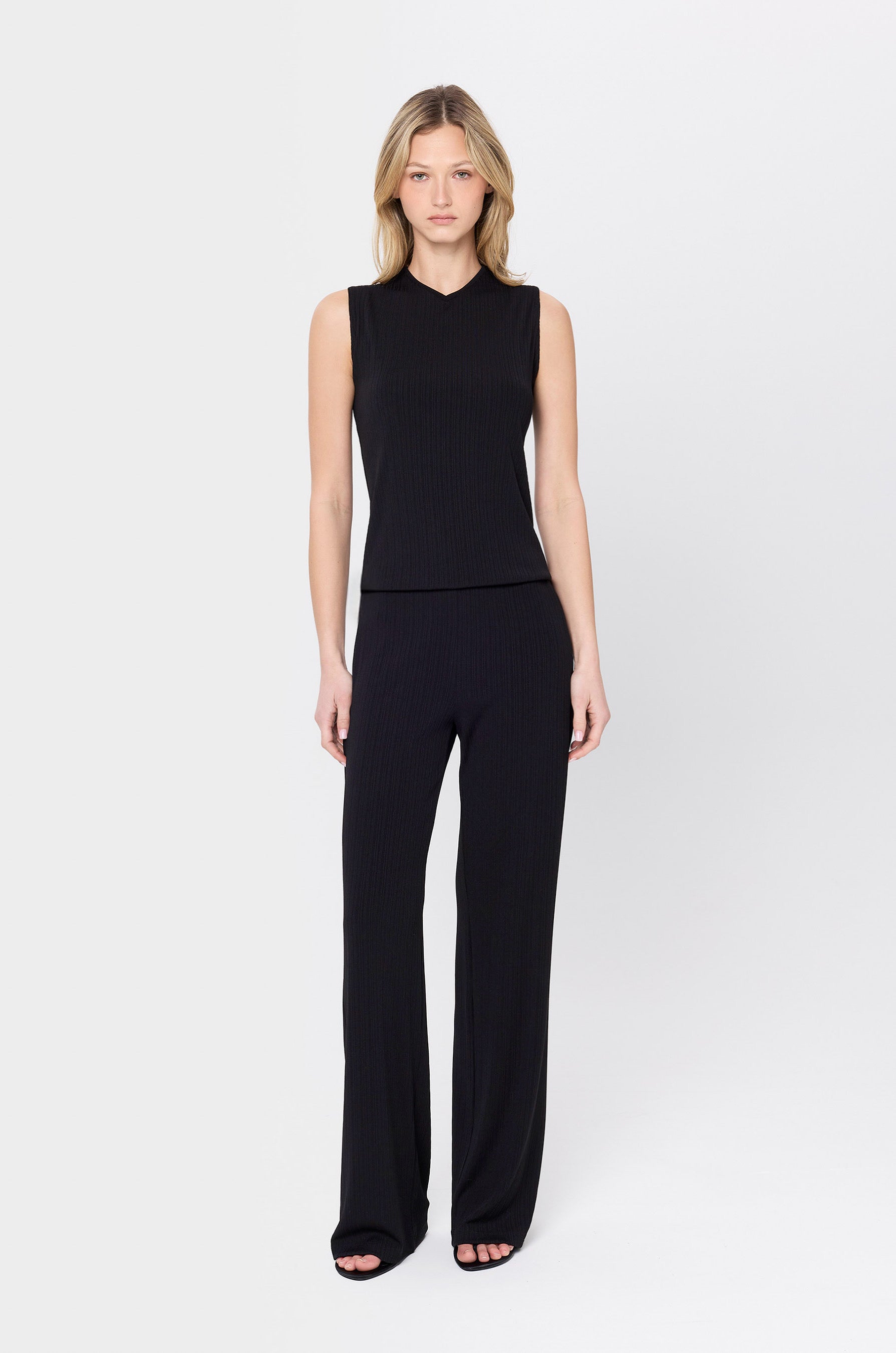 Tokyo V Top - BLACK