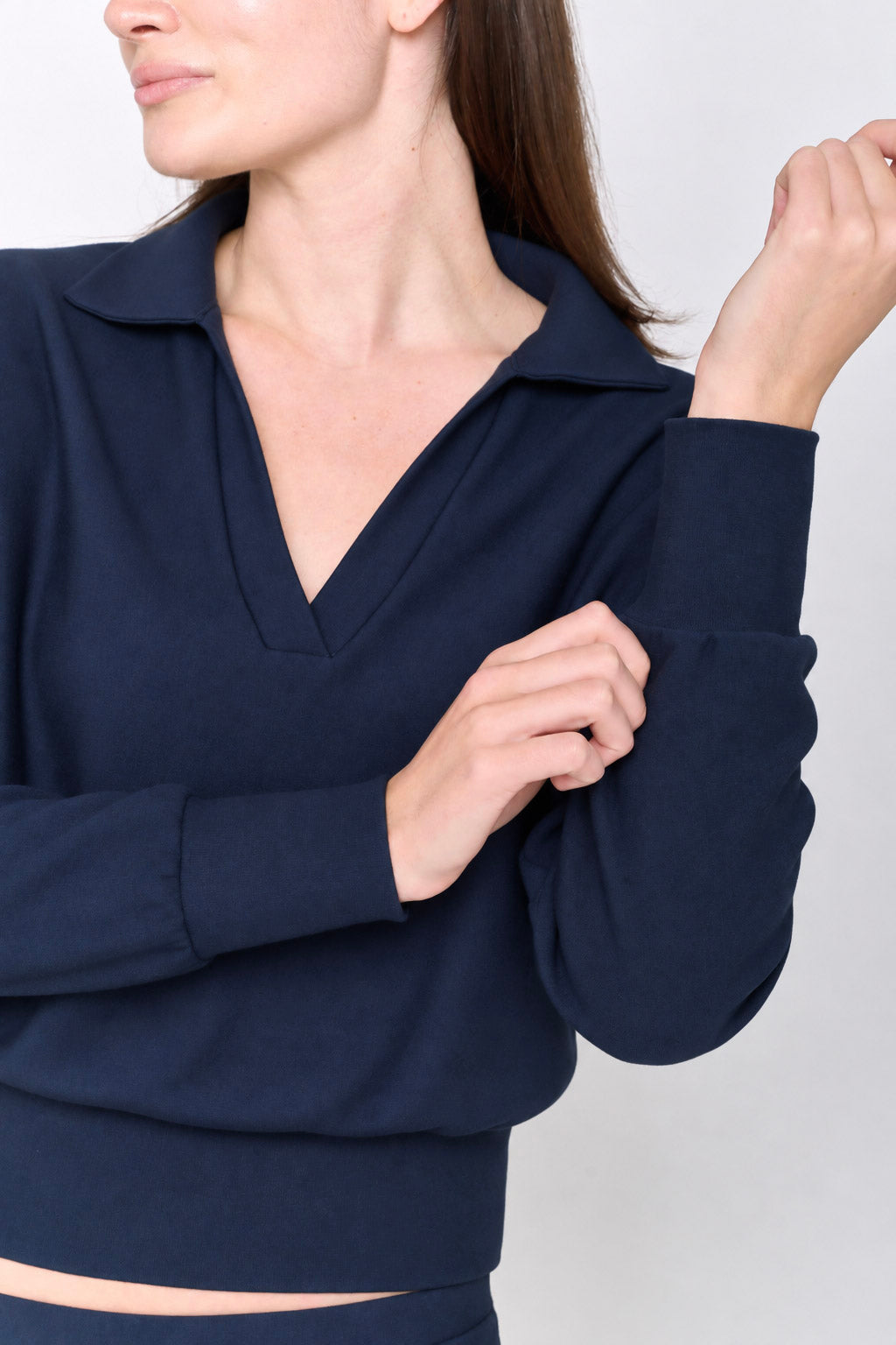 COLLARED V SWEATER