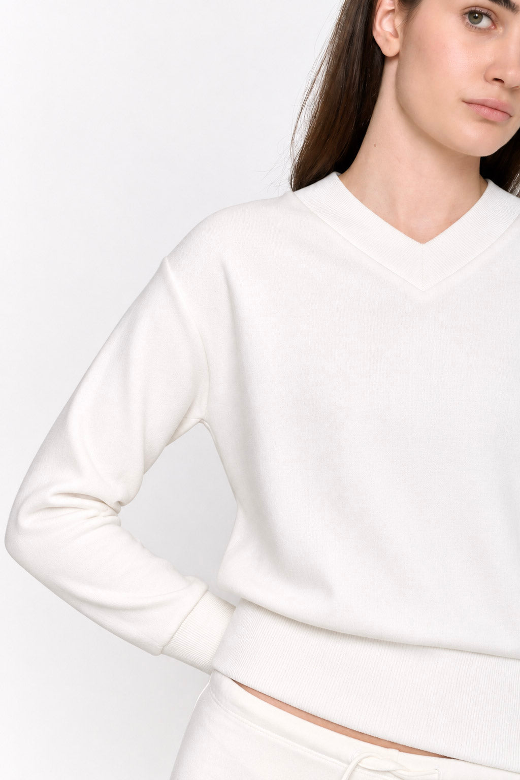 HIGH V SWEATER